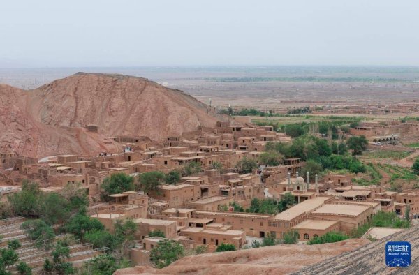 淘配网配资 新疆吐峪沟：古村落迎游人