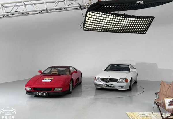 華鑫證券 开中国第一辆法拉利，如今30年过去，李晓华的两辆车同框了